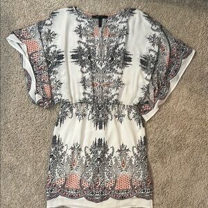 BCBGMaxAzria Black and White Graphic Tunic with Cap Sleeves